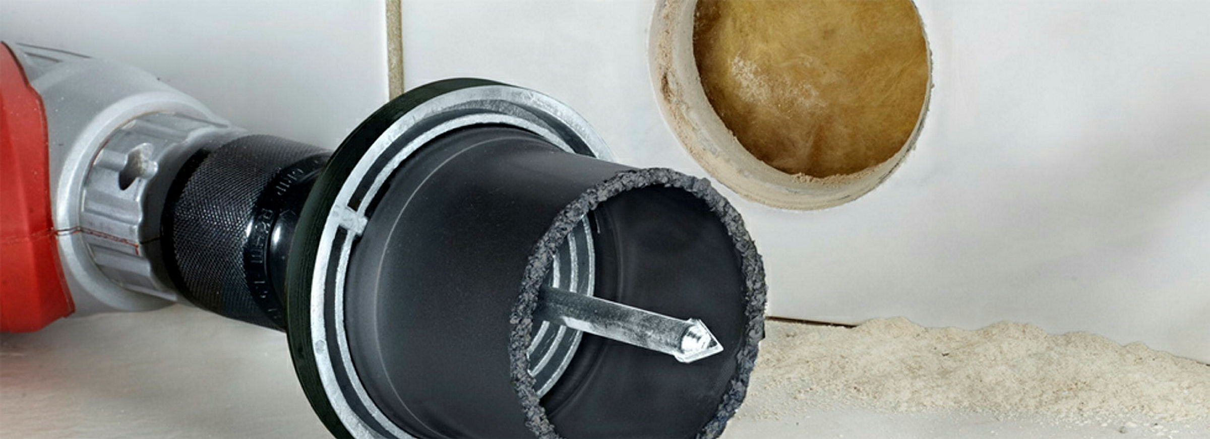 Lochsäge hartmetallbestreut, mit Trägerteller und Zentrierbohrer, ø 83 mm