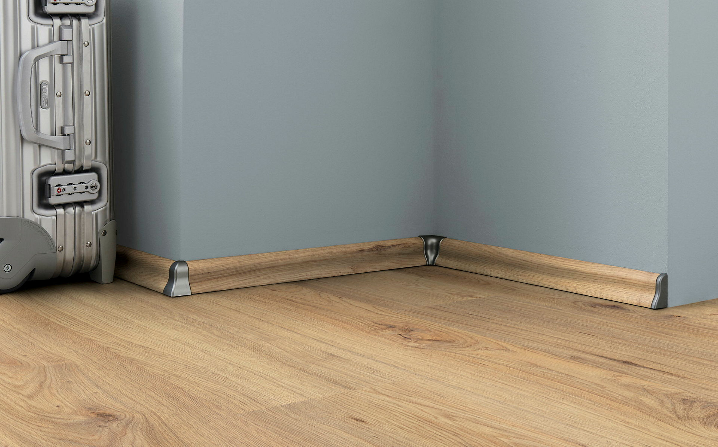 Sockelleiste 22x40x2400 mm