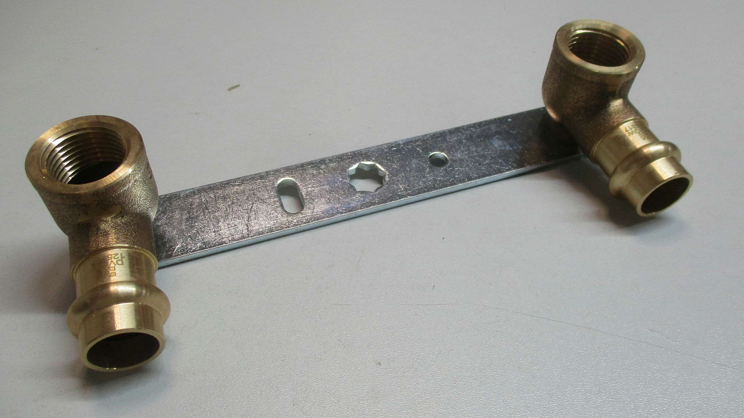 RG Montageeinheit, blank, 15 mm x 1/2''IG, Stichmaß 150 mm, 1 Muffe, (P4977