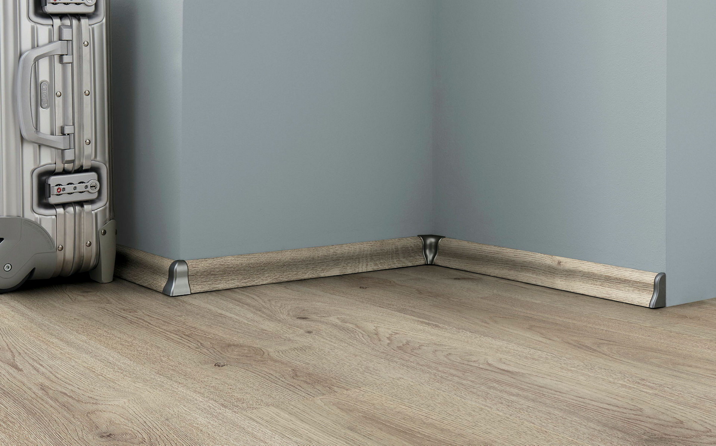 Sockelleiste 22x40x2400 mm