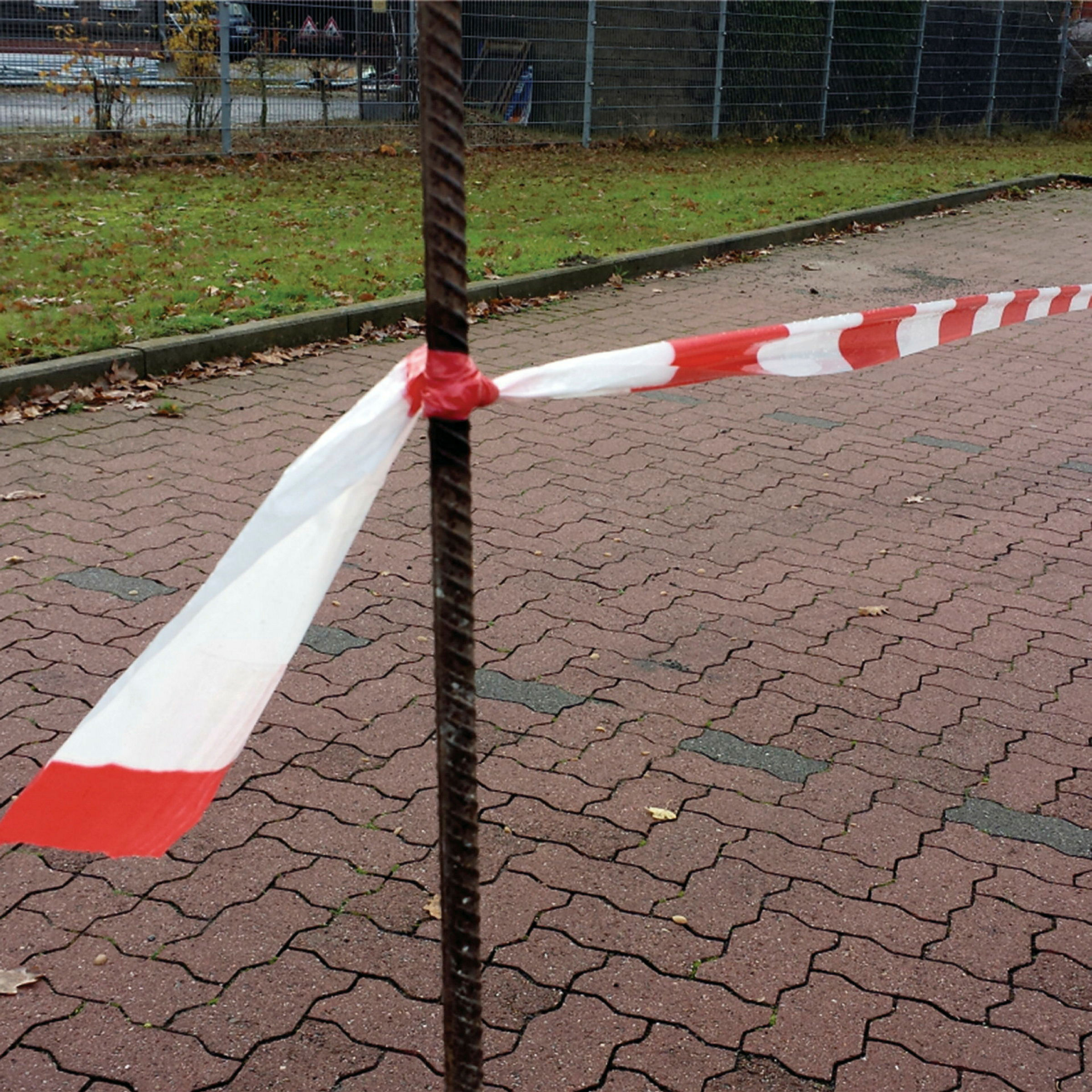Absperrband 80mm x 250m PE r/w
