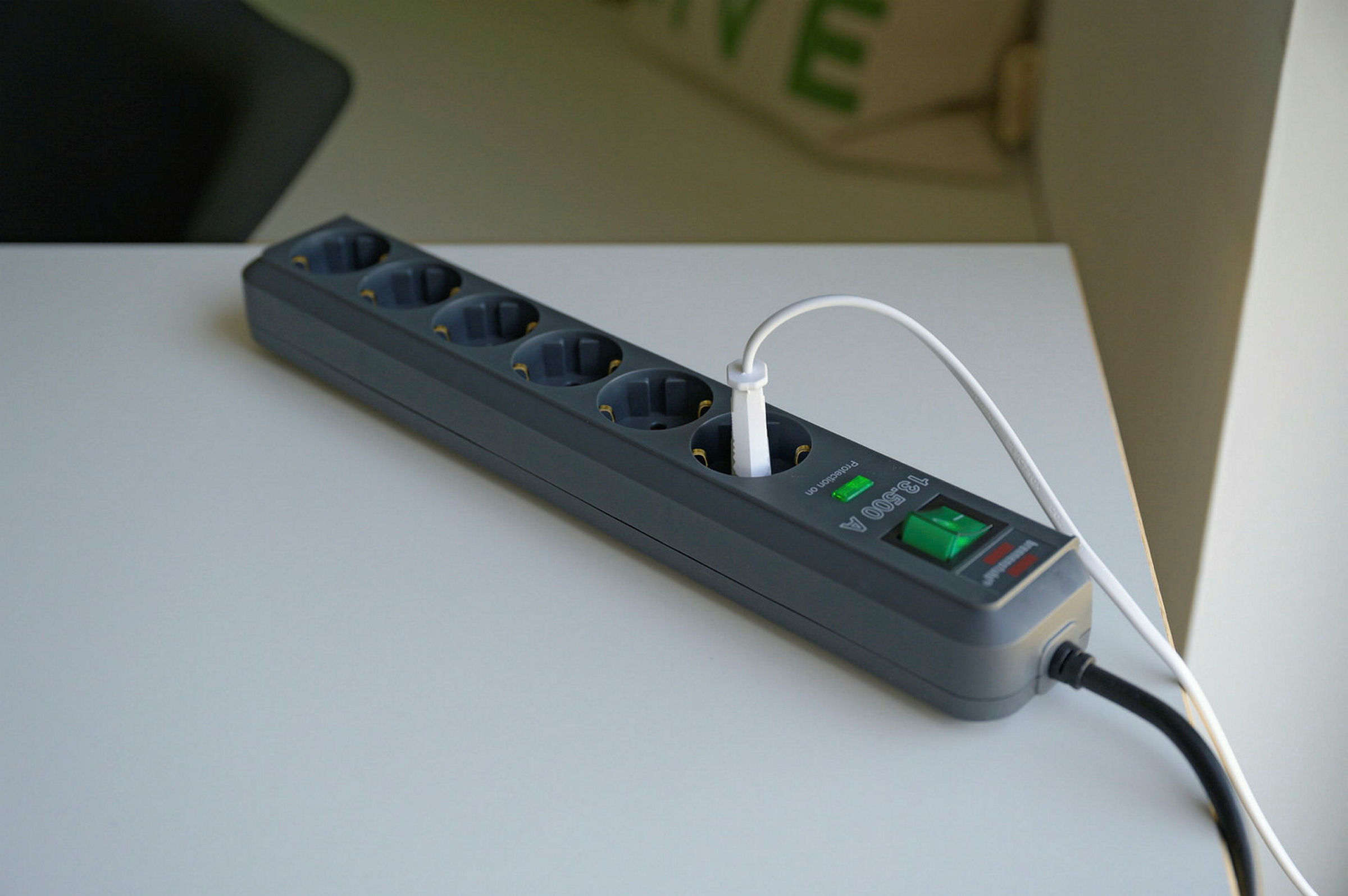 Eco-Line 6fach Leiste anthrazit *DE* 1,5m H05VV-F3G1,5 Ü-Schutz,Schalter