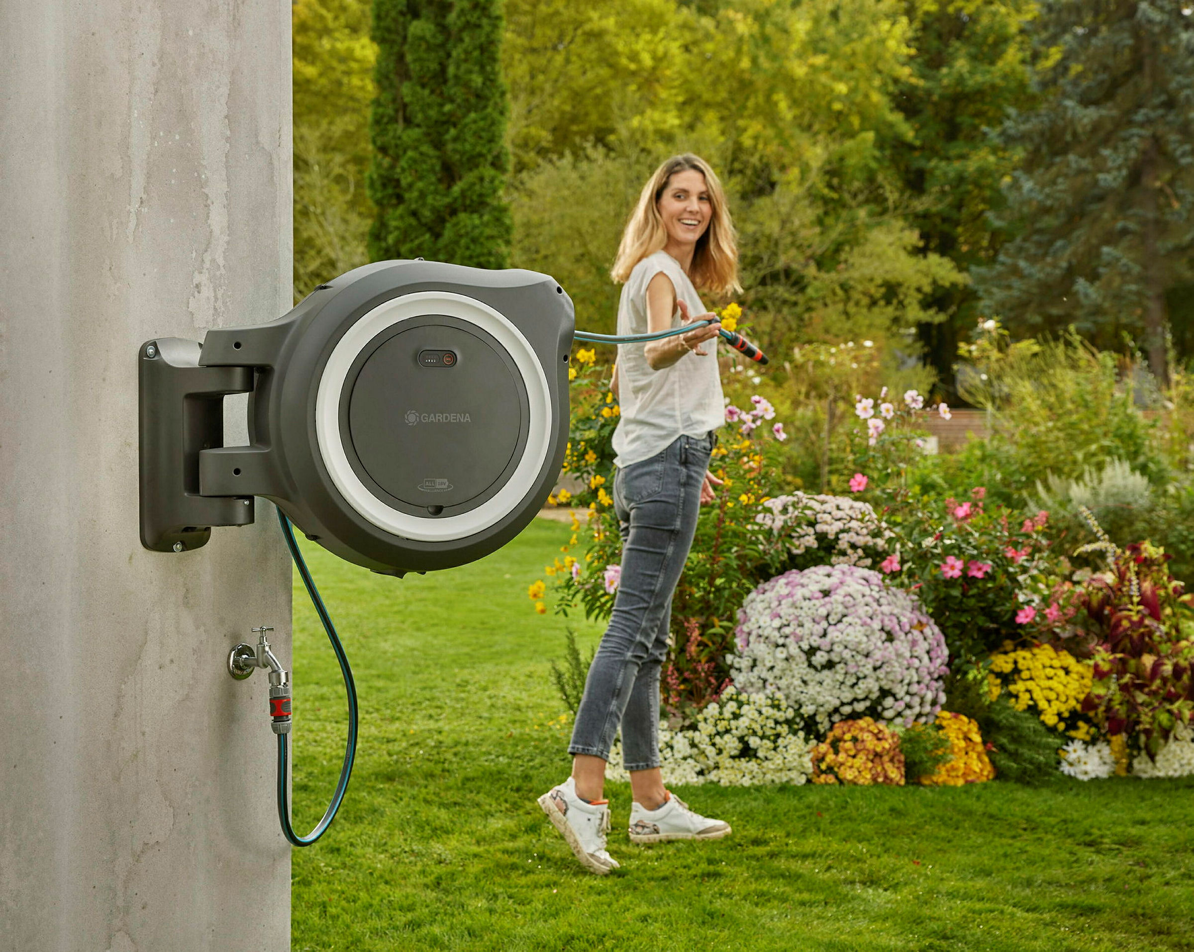 GARDENA Akku-Wand-Schlauchbox PowerRoll XXL solo, mit 40 m Schlauch, akkube