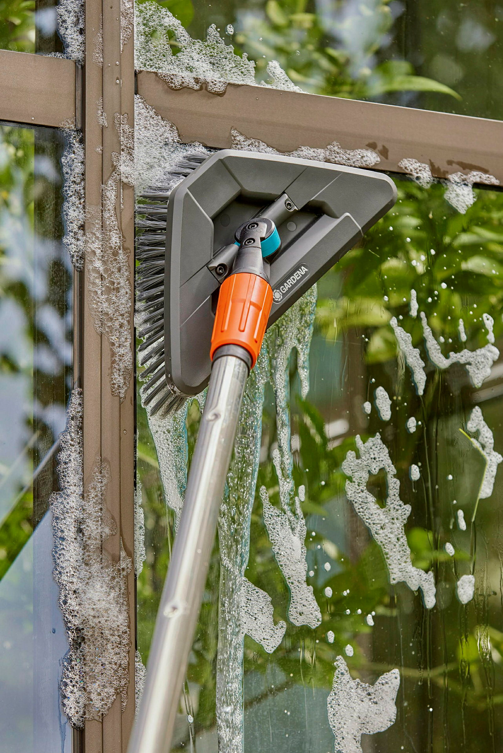 GARDENA Cleansystem Stielbürste soft flex, Bürste für größere, empfindliche
