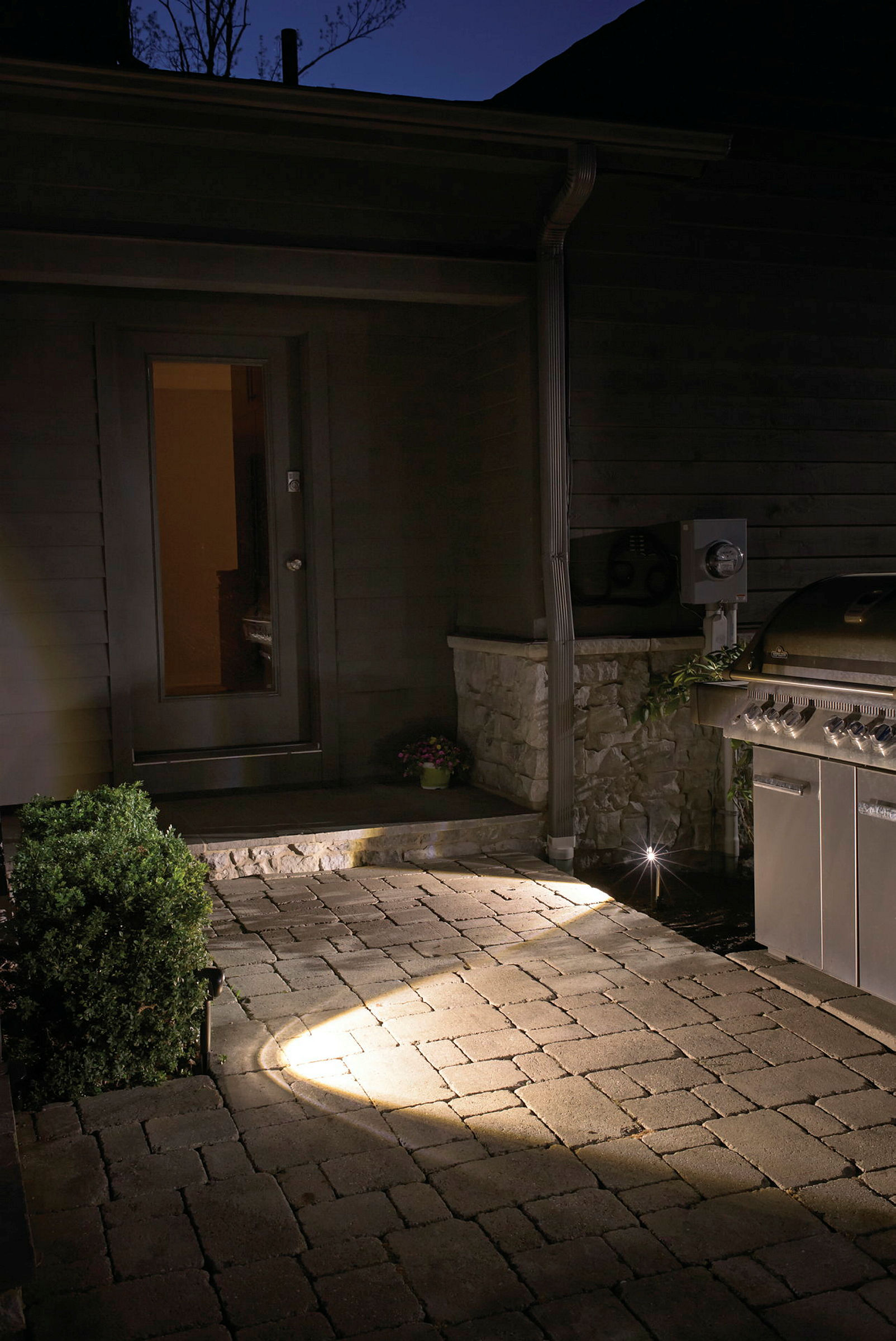 Der braune batteriebetriebene LED-Strahler MB310 von Mr Beams ist besonders