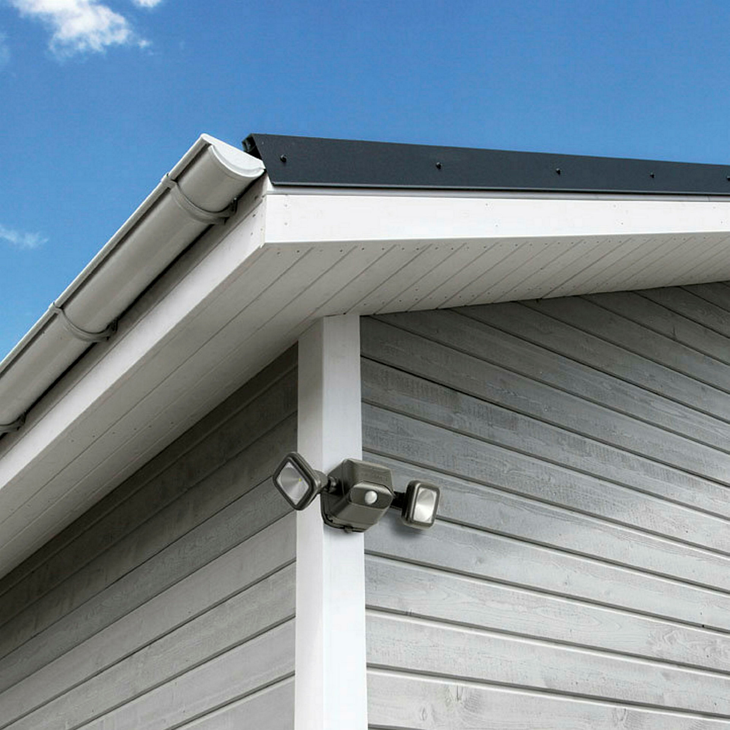 Der schwarz braune batteriebetriebene LED-Scheinwerfer MB3000 ist mit seine