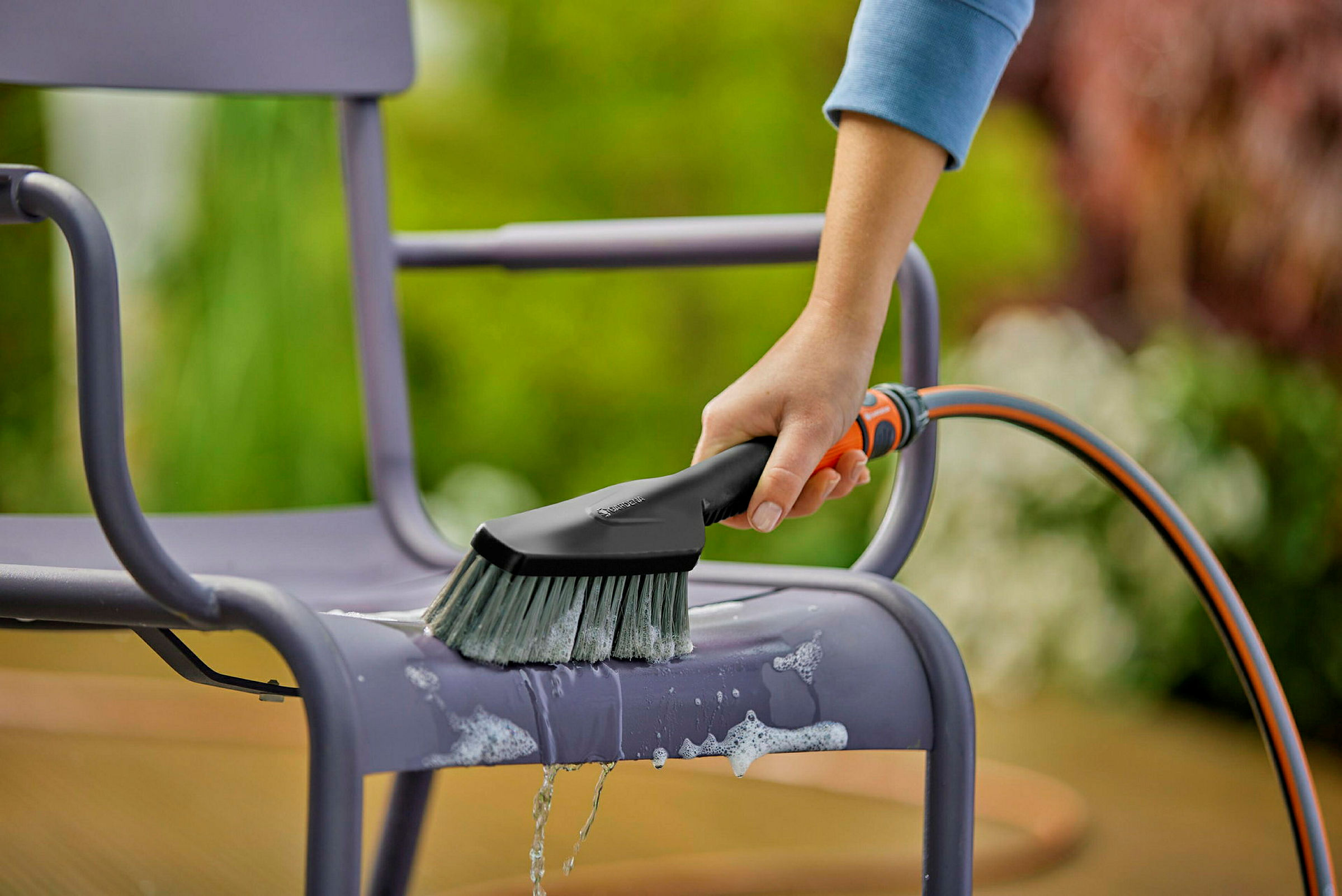 GARDENA Cleansystem Handbürste S soft, mit Schlauchanschluss, für kleinere
