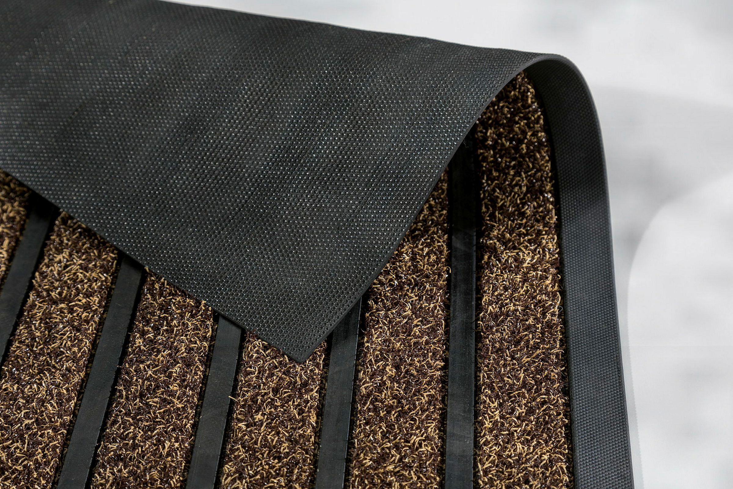 Scraper Line ca. 40x60cm D.001 C.060 braun