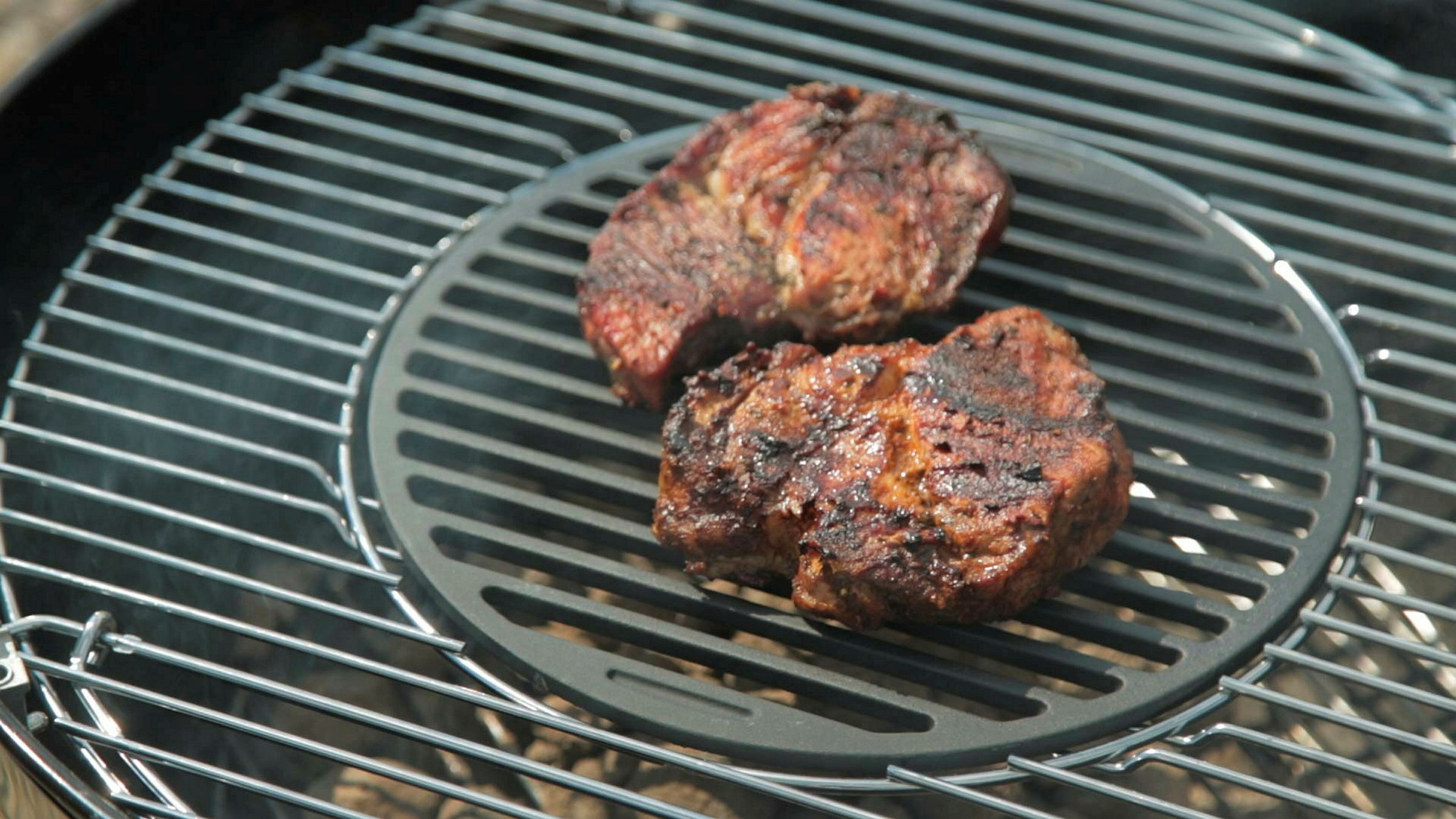 Grillen wie ein Profi mit dem tepro Guss-Grillrost-Einleger für das Rost-in