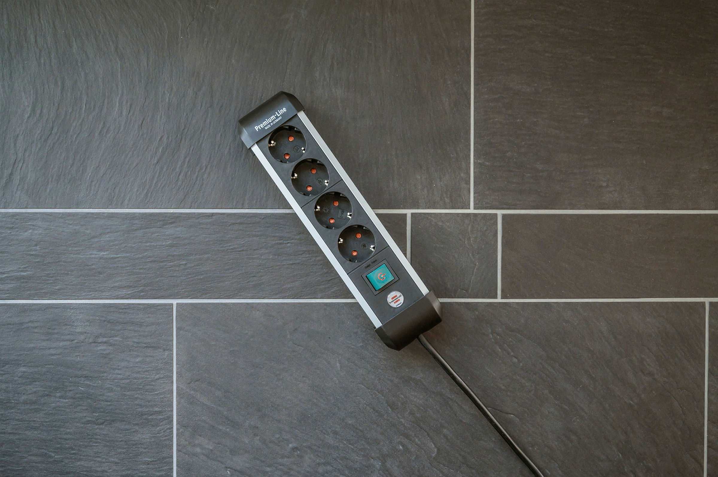 Premium-Alu-Line Steckdosenleiste mit Schalter 4-fach 1,8m H05VV-F 3G1,5