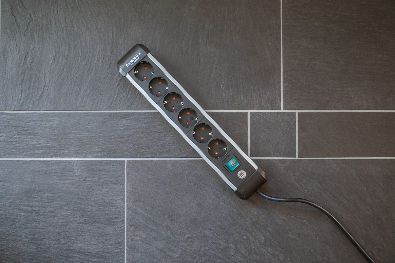 Premium-Alu-Line Steckdosenleiste mit Schalter 6-fach 3m H05VV-F 3G15