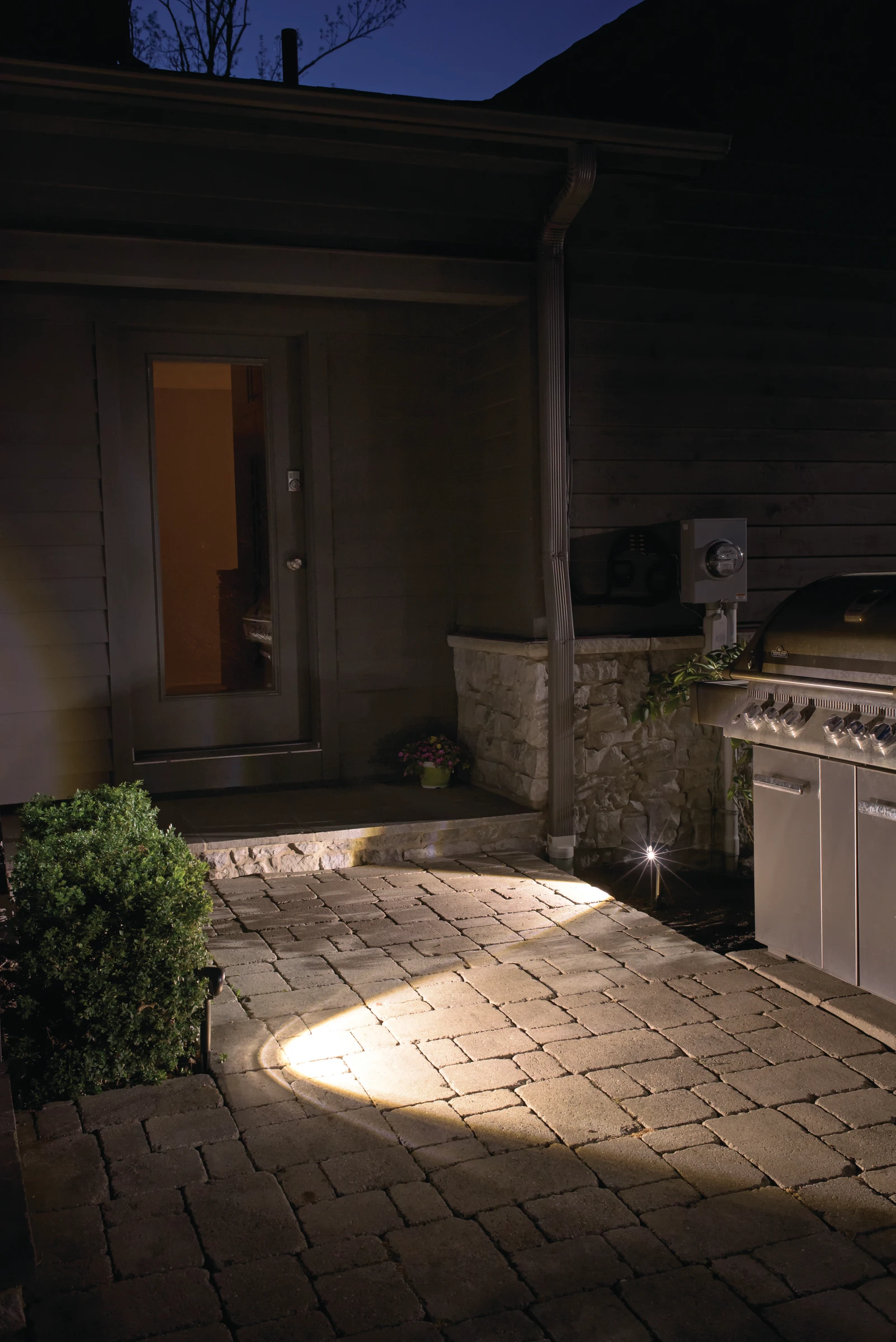 Der braune batteriebetriebene LED-Strahler MB310 von Mr Beams ist besonders