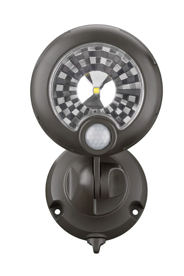 Der braune batteriebetriebene LED-Strahler MB360XT ist mit seinem Lichtstro