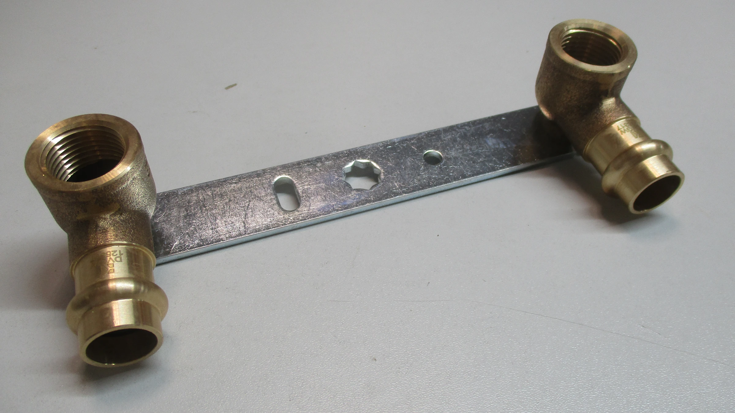 RG Montageeinheit, blank, 15 mm x 1/2''IG, Stichmaß 150 mm, 1 Muffe, (P4977