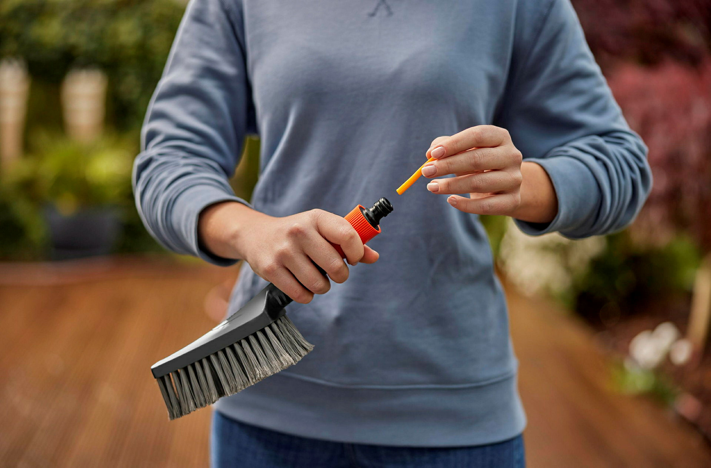 GARDENA Cleansystem Handbürste S soft, mit Schlauchanschluss, für kleinere