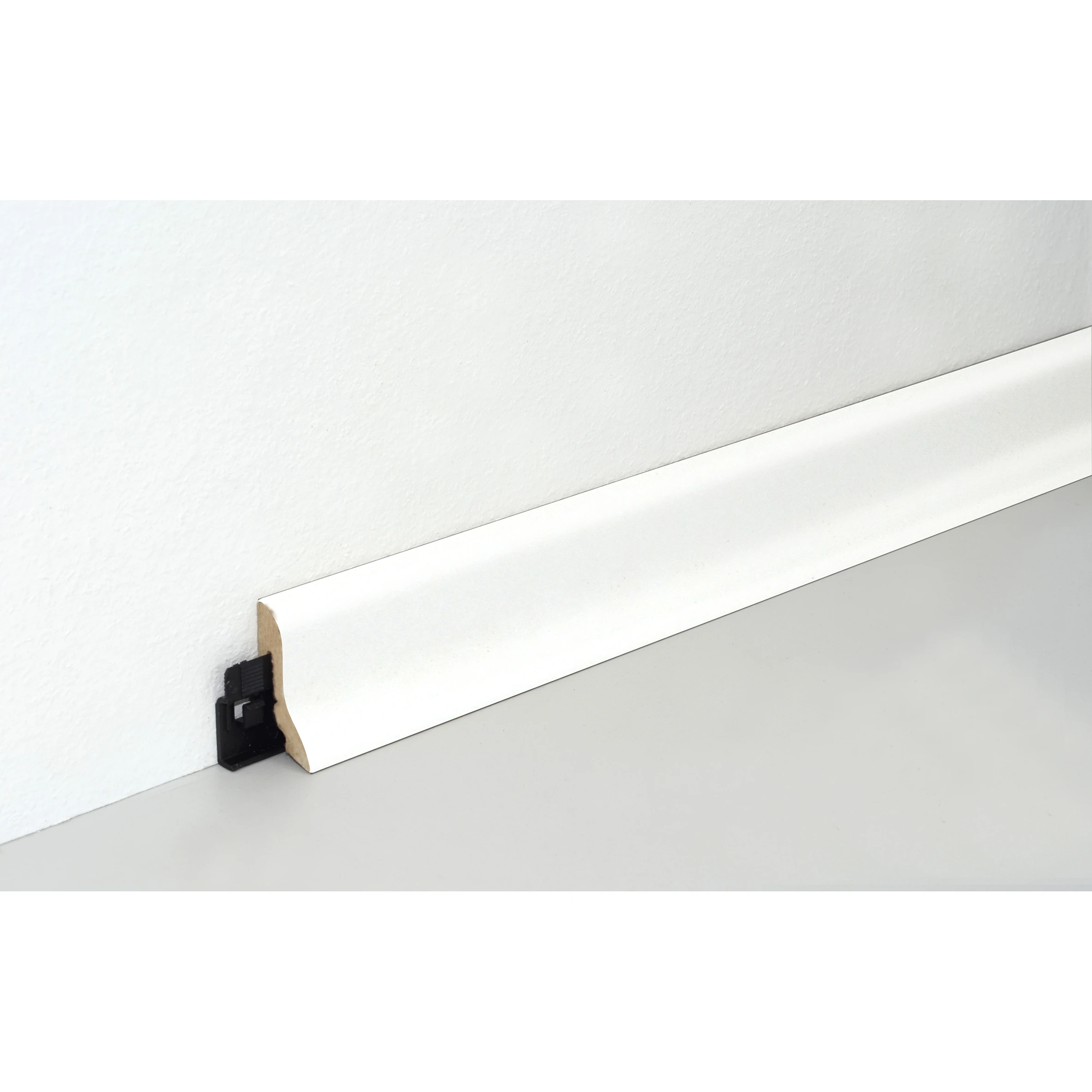 Sockelleiste 18,5x38,5x2400mm, weiß foliert (RAL9016), überstreichbar