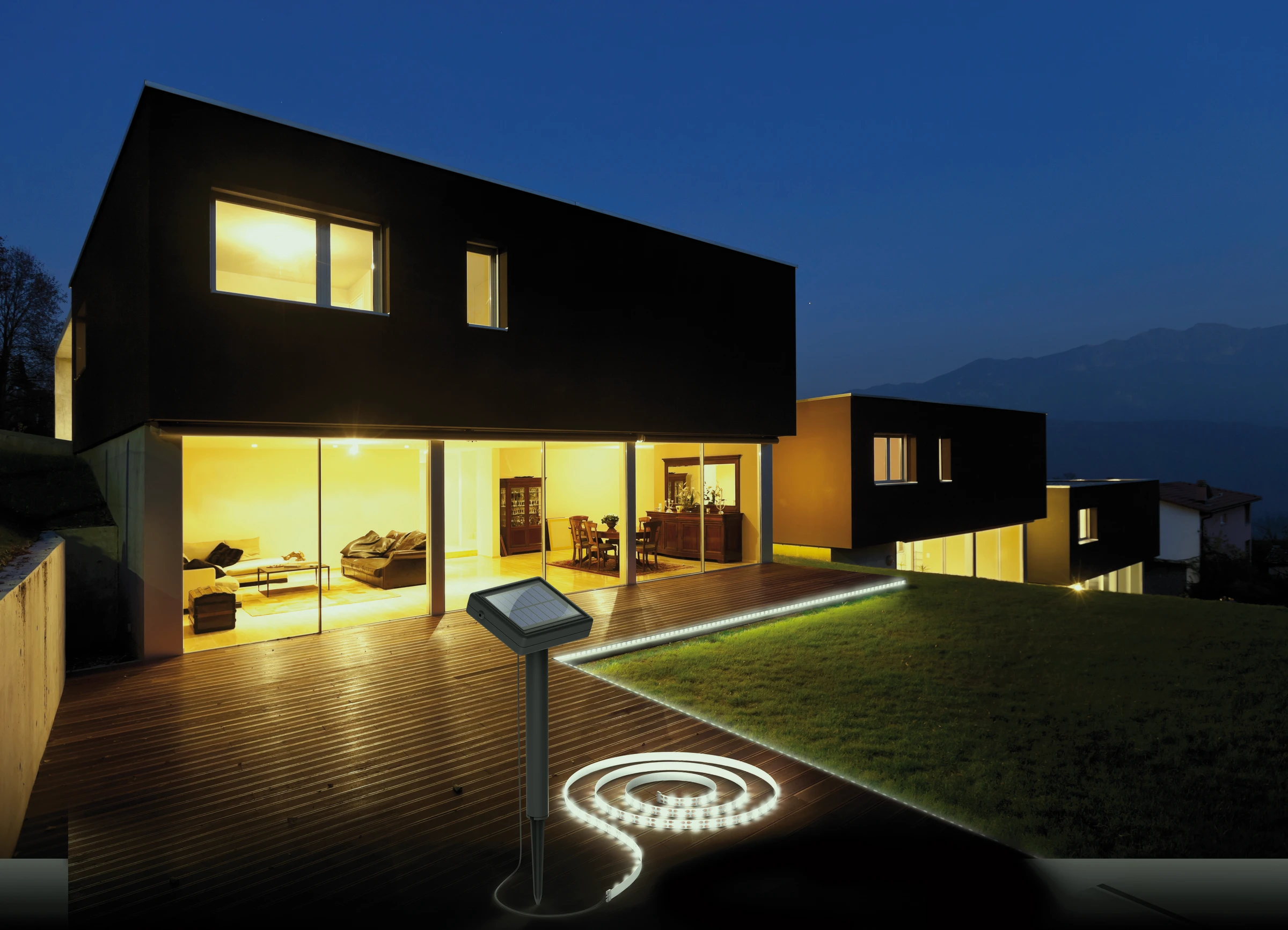 MT LED SOLARSTRIPE 3m RGB Farb IP44 3000K incl. Erdspieß