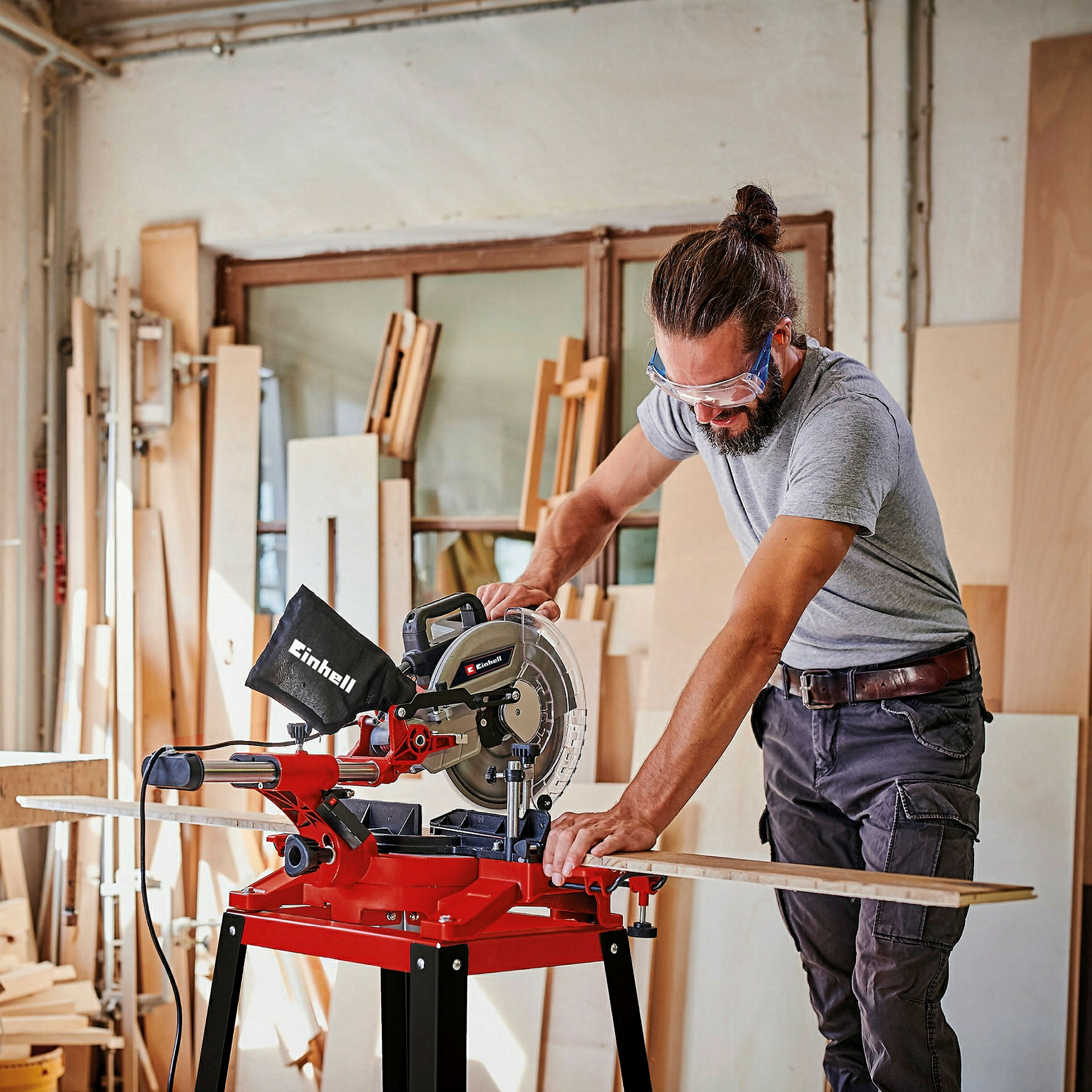 Einhell Classic TC-SM 2531/2 U Zug-Kapp-Gehrungssäge