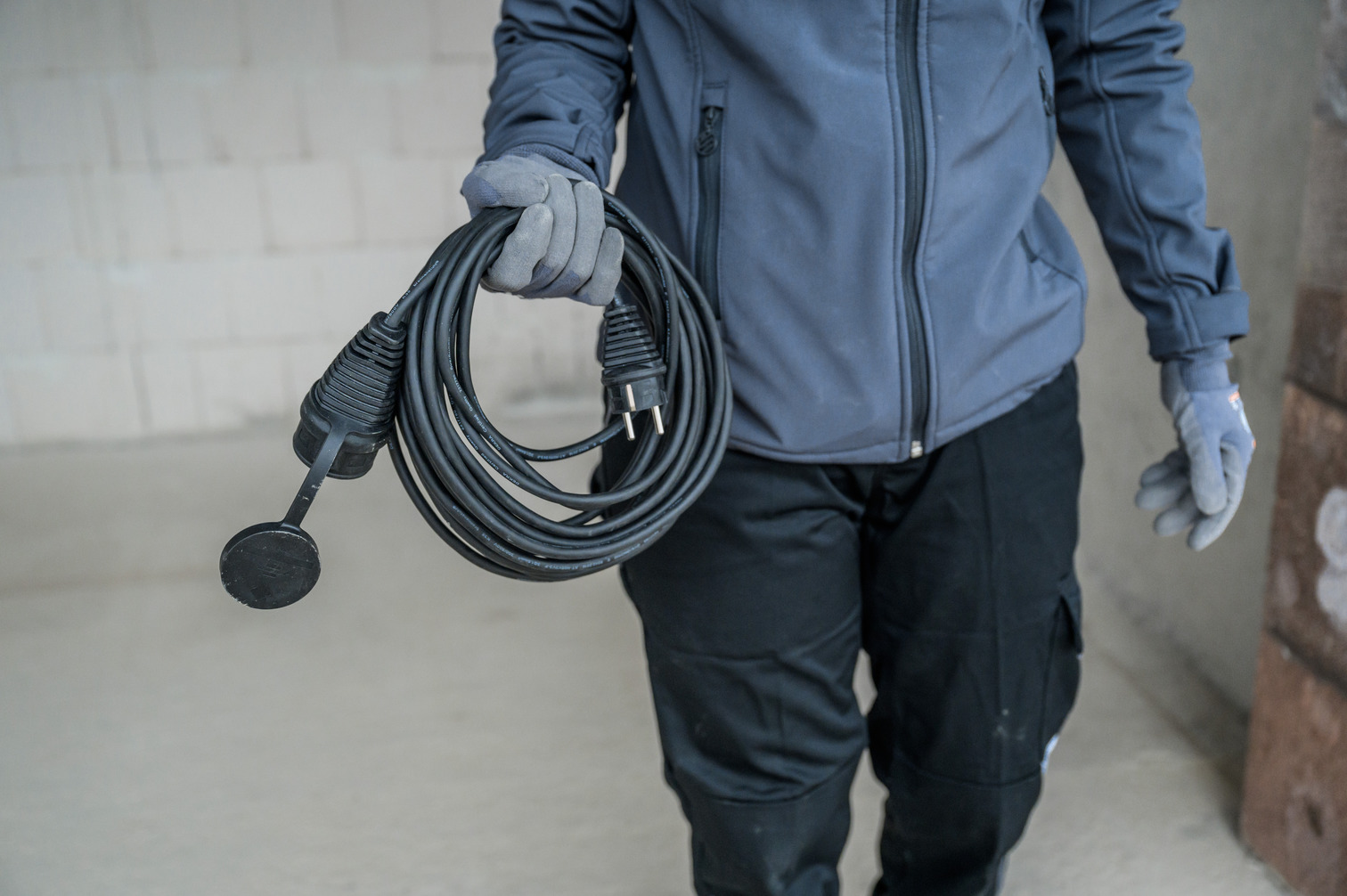 Verl.-Kabel BREMAXX 10m schwarz matt N05V3V3-F3G1,5 - Stecker u. Kupplung