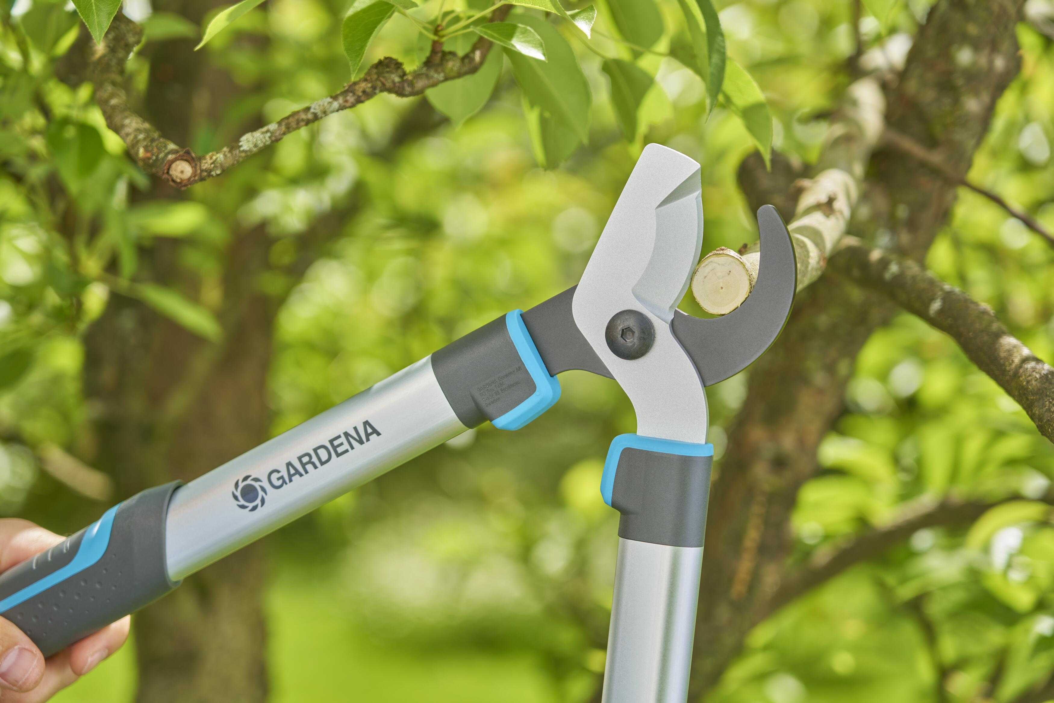 GARDENA Astschere EasyCut S, Bypass-Schneidprinzip, für frisches Holz